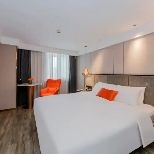 Queen Room With View