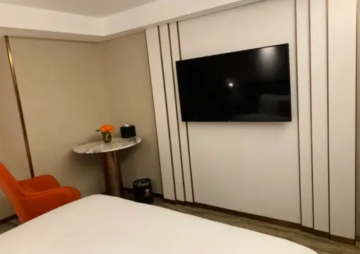 Double Bed Room A (Mobile Screen Casting + Minibar)