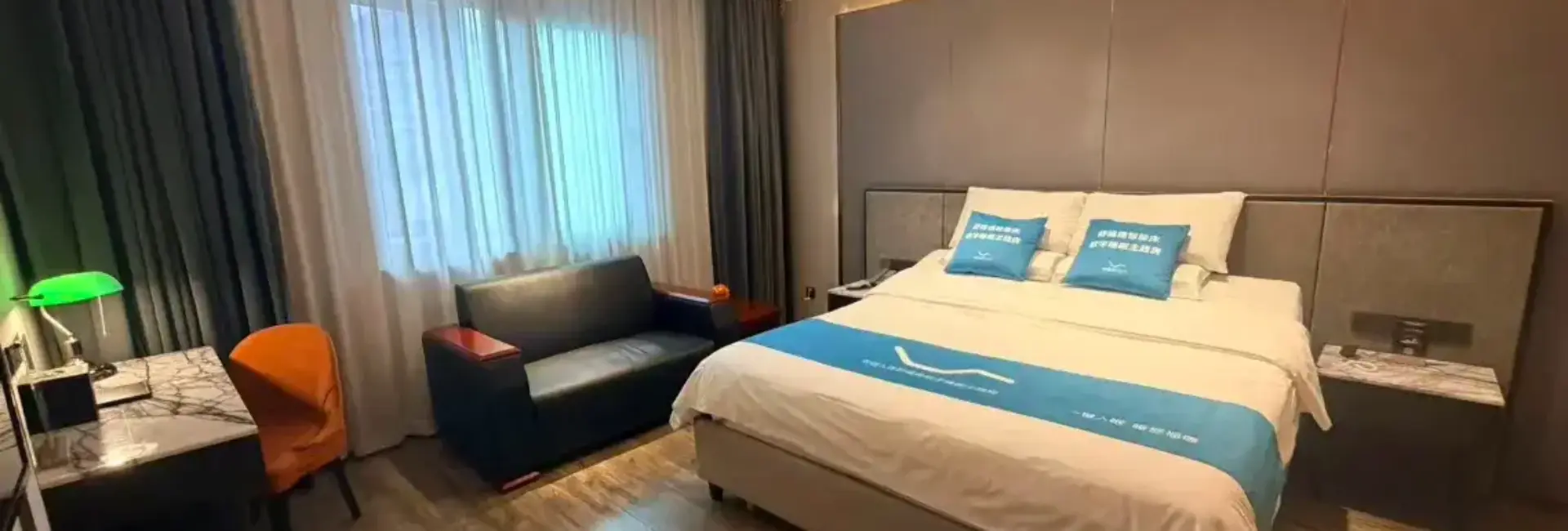 Queen Room With Memory Foam Mattress