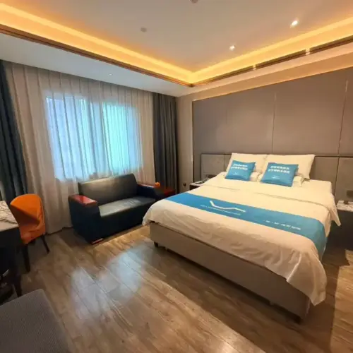 Queen Room With Memory Foam Mattress